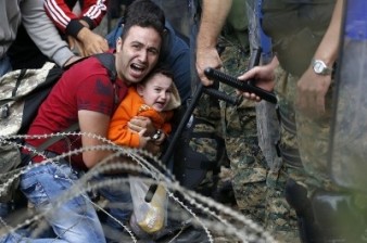 Македония разрешила 300 мигрантам проехать к северной границе