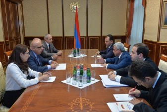 Президент Армении встретился с представителями партии «Свободные демократы»