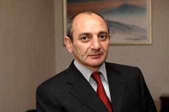 Бако Саакян вручил награды по случаю 24-летия провозглашения Нагорно-Карабахской Республики