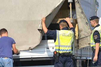 Под Веной обнаружен грузовик с 24 подростками-мигрантами