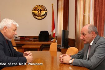 Президент НКР встретился с послом Анджеем Каспшиком