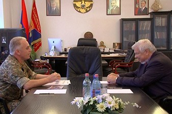 Министр обороны НКР обсудил с послом Анджеем Каспшиком перспективы урегулирования конфликта