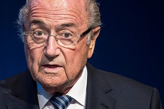Блаттер отказался покидать пост главы ФИФА