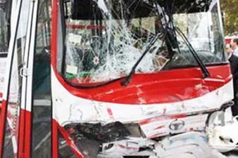 В Турции автобус протаранил остановку, убив 10 человек