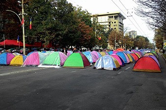 В Молдове оппозиция перекрыла центр Кишинева