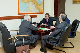 Давид Тоноян и французский сопредседатель МГ ОБСЕ обсудили ситуацию на линии соприкосновения