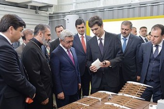 Президент Армении присутствовал на открытии первых фаблабов в школе «Айб»