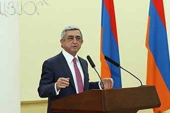 Президент Армении вручил отличившимся студентам и ученикам награды в IT-сфере