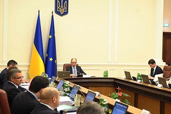 Украина официально прекратила отправку грузов в Крым