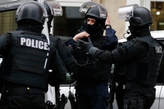 Французская полиция задержала уже более 160 человек после теракта в Париже