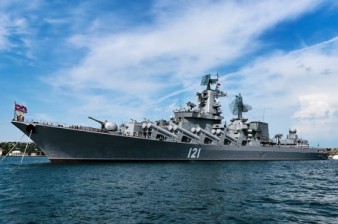 Крейсер "Москва" занял район близ Латакии для прикрытия авиагруппы РФ