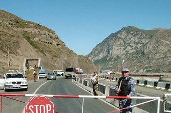 СМИ: Российские пограничники не пропускают турецкие фуры, следующие через Грузию