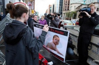 Запрет абортов в Северной Ирландии признан незаконным