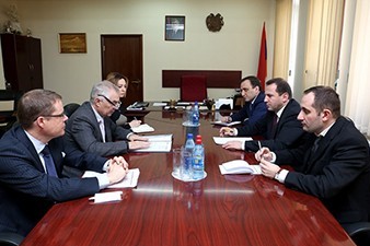 Замминистра обороны Армении принял главу делегации ЕС