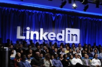 Акции соцсети LinkedIn рухнули на 40%