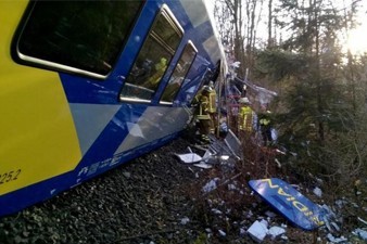 В Баварии столкнулись поезда, есть погибшие, 150 человек пострадали