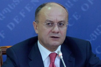 Делегация во главе с министром обороны Армении отбыла в Москву