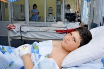 Один из раненных при обстреле Мартуни детей выписан из больницы