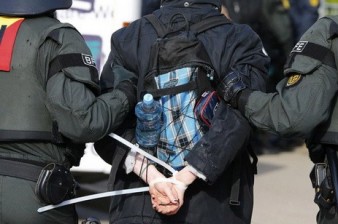 В немецком Штутгарте полиция арестовала 400 манифестантов