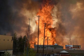 Более 60 тыс. жителей канадской провинции эвакуируют из-за лесных пожаров