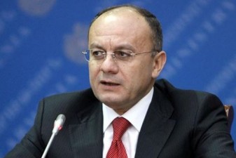 Министр обороны Армении проводит закрытую встречу с депутатами