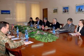 Международная консультативная группа обсудила в Минобороны Армении подходы к строительству армии