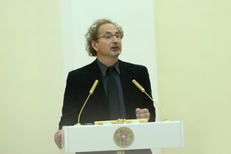 Писатель и исследователь Питер Балакян удостоен премии президента Армении