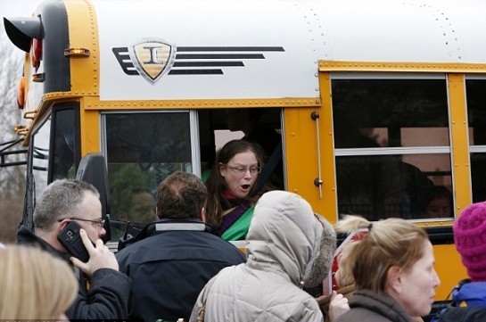 В Китае перевернулся школьный автобус, есть погибшие