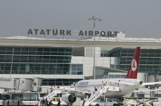 В Стамбуле отменены 387 авиарейсов