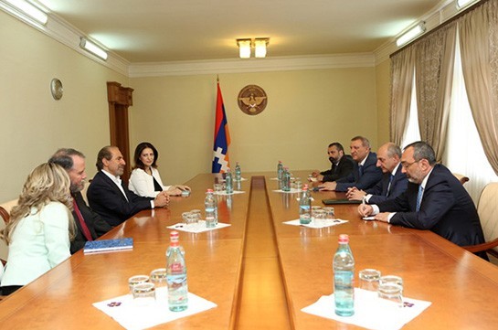 Экс-посол США в Армении Джон Эванс встретился в Степанакерте с президентом Нагорного Карабаха