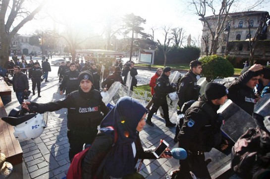 В Стамбуле полиция арестовала 11 подозреваемых в причастности к теракту