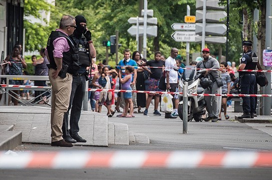 Подозреваемым в причастности к теракту в Ницце предъявили обвинения