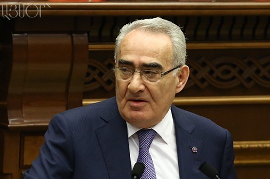 Галуст Саакян сравнил события в захваченном полку полиции с событиями 1999 года в парламенте Армении