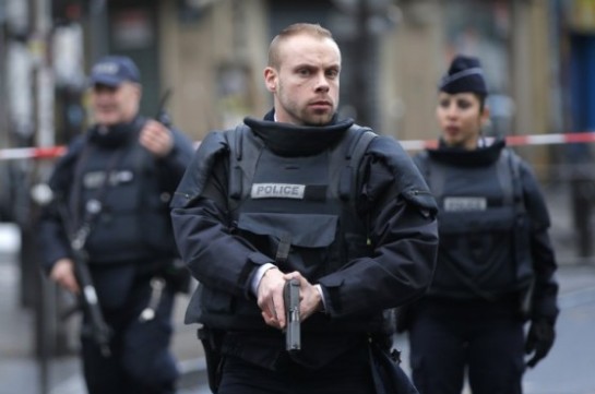 Ֆրանսիական Ռուվրե քաղաքում անհայտ անձիք պատանդներ են պահում