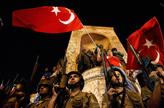 Из-за попытки переворота турецкая экономика потеряла $100 млрд