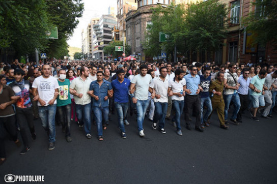 В Ереване состоятся митинг и шествие в поддержку раненых членов группы «Сасна црер»
