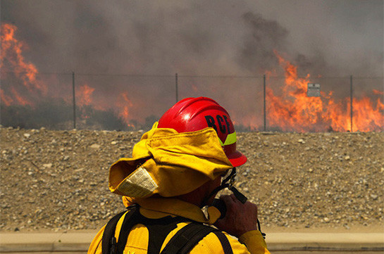 В штате Вашингтон из-за природных пожаров объявлено ЧП (Видео)