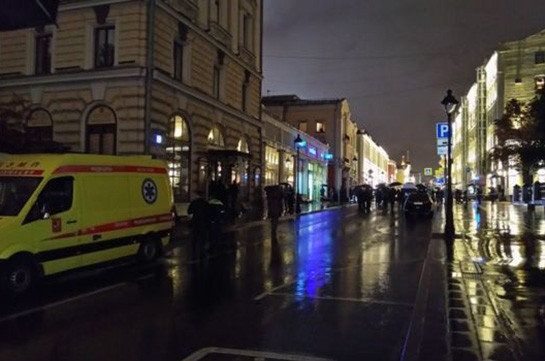 Захватчик банка в центре Москвы сдался властям