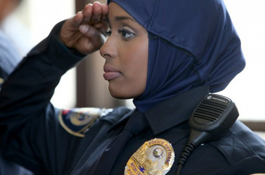 Женщинам в полиции Канады разрешили носить хиджаб