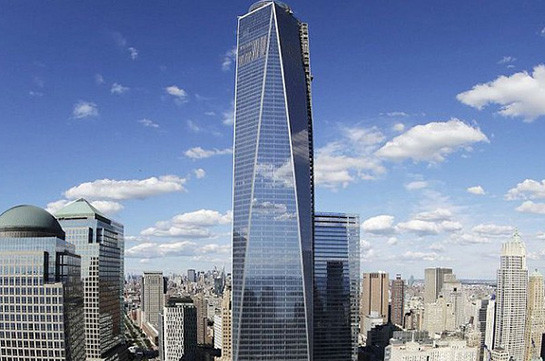 В Нью-Йорке башню Всемирного торгового центра окрасили в цвета итальянского флага