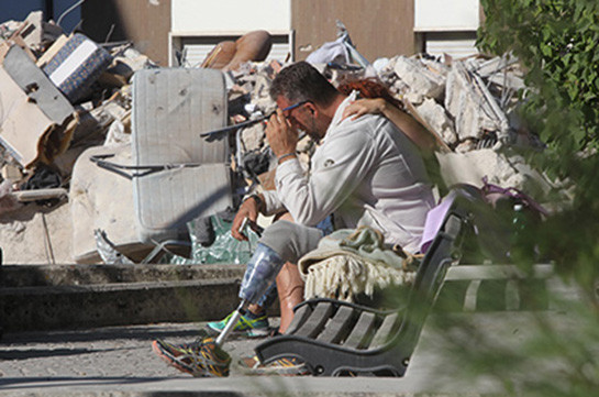 Число жертв землетрясения в Италии достигло 284 человека