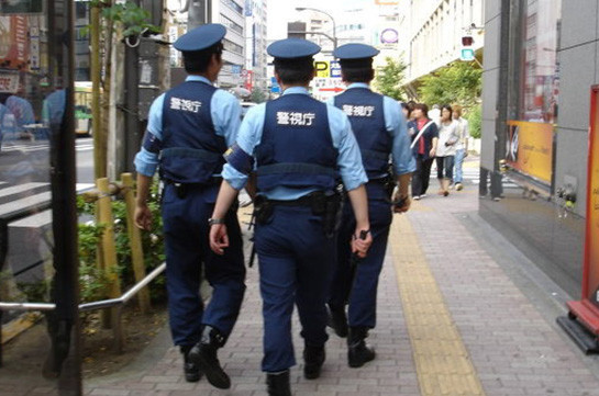 В Японии неизвестный открыл стрельбу в строительной компании