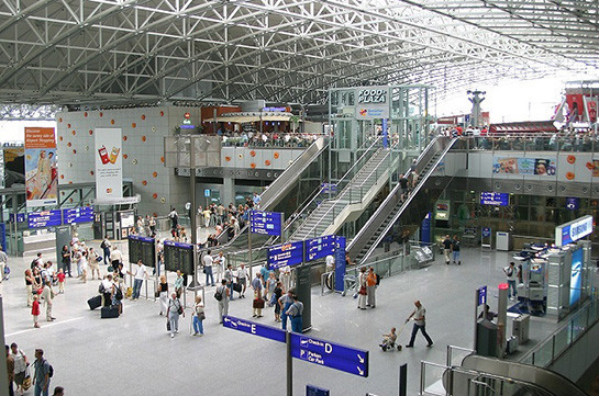 Полиция проводит эвакуацию в аэропорту Франкфурта-на-Майне