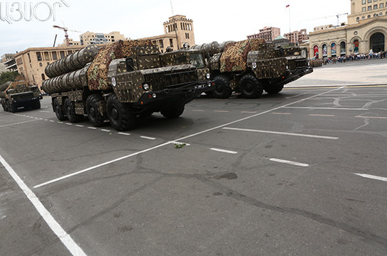 Вооруженные силы Армении представили на параде системы «Искандер», «Смерч», «Бук», С-300 и «Скад»