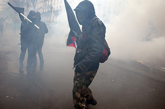 Во Франции число радикально настроенных подростков выросло с января на 121%