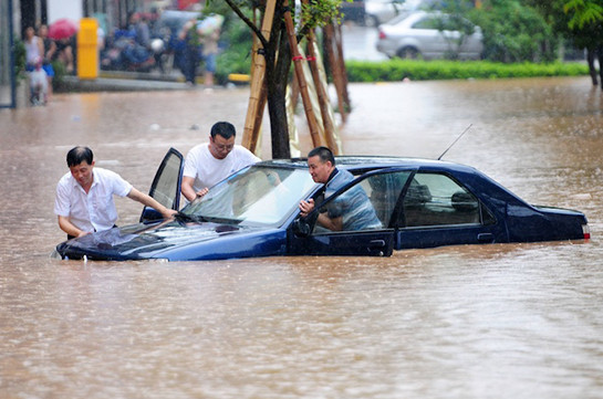На юго-западе Китая из-за дождей погибли пять человек