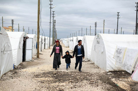 Сирийские беженцы в Турции будут получать €30 в месяц от ЕС