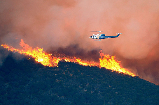 В Калифорнии жителей 300 домов эвакуировали из-за лесных пожаров