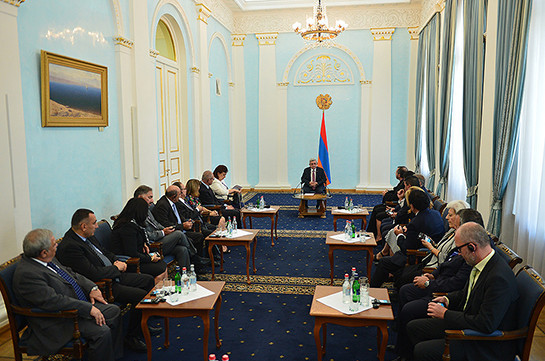 Президент Армении Серж Саргсян принял делегацию Армянского фонда помощи