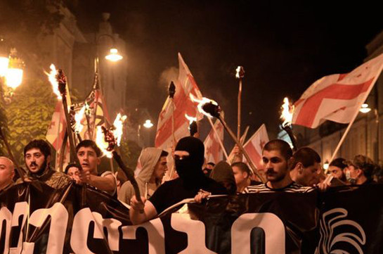 В Тбилиси задержаны 11 националистов, прошедшим по банерам на турецком языке